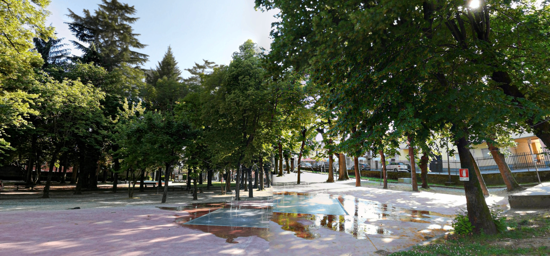 Giardini pubblici storici di Asigliano Vercellese, ombreggiati da alberi secolari